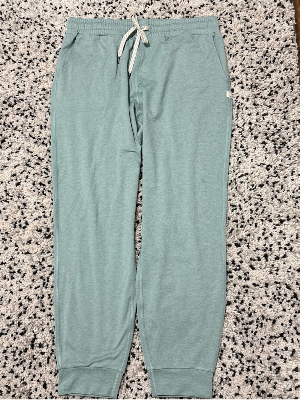 Vuori Women’s Sage Green Joggers with Drawstring medium